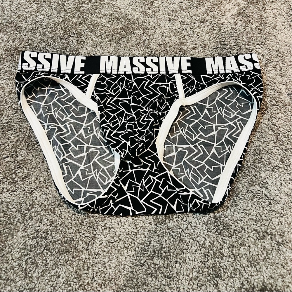 Mens Pouch Briefs. Size Large